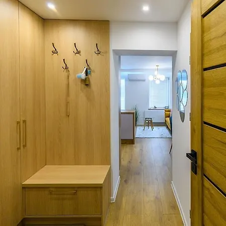 Apartment Slaski 46m, Ksiaz Kuchnia Klimatyzacja Wifi Parking *