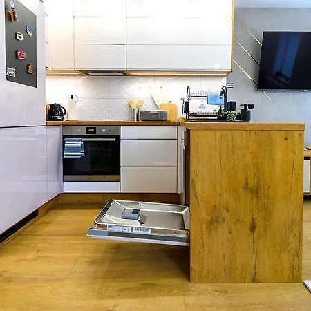 Slaski 46m, Ksiaz Kuchnia Klimatyzacja Wifi Parking Apartment