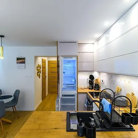 Apartment Slaski 46m, Ksiaz Kuchnia Klimatyzacja Wifi Parking *