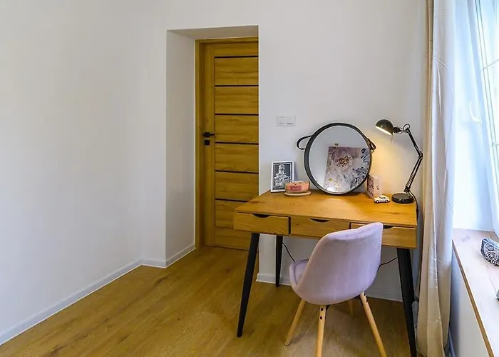 Apartment Slaski 46m, Ksiaz Kuchnia Klimatyzacja Wifi Parking *