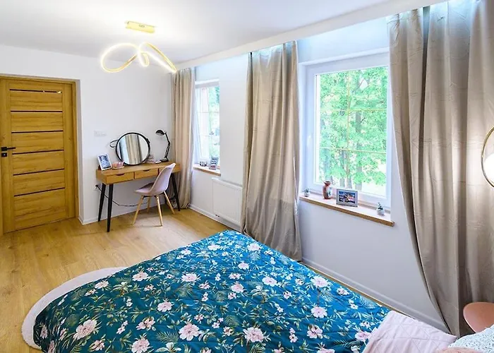 Slaski 46m, Ksiaz Kuchnia Klimatyzacja Wifi Parking Apartment *